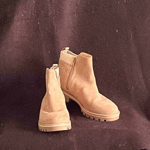 Sole Society Tan Suede Ankle Boots w/Zipper - Picture 8 of 11